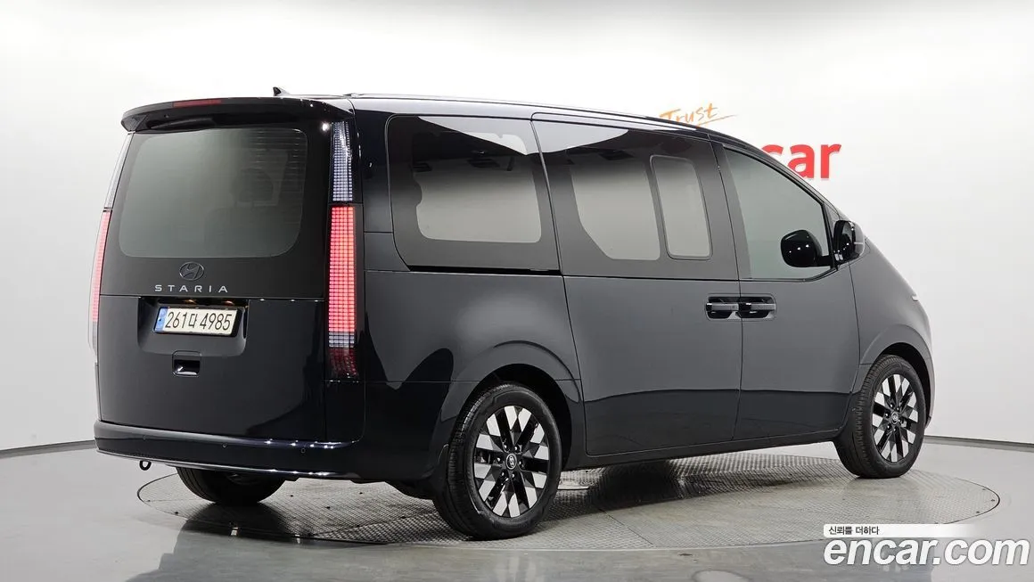 Hyundai Staria — фото 2