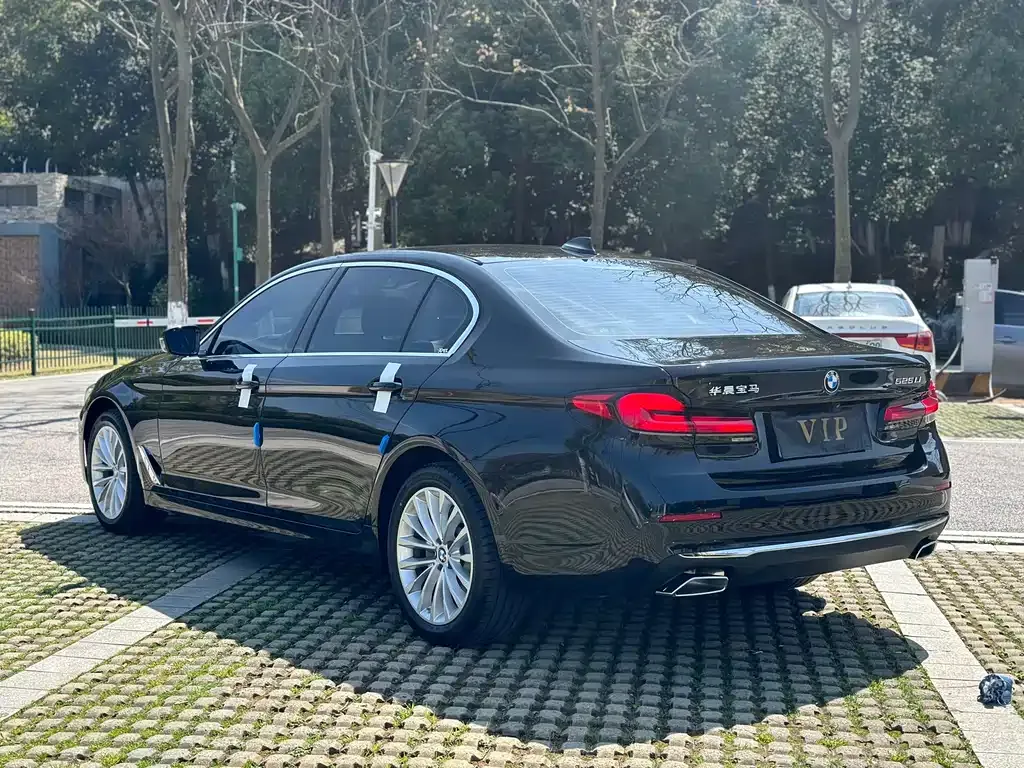 BMW 5 Series — фото 4