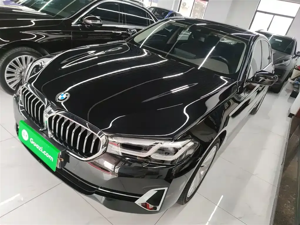 BMW 5 Series — фото 1