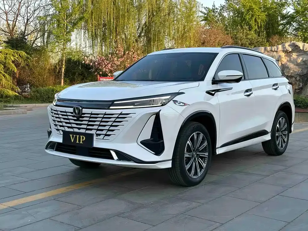 Changan CS75 PLUS — фото 1