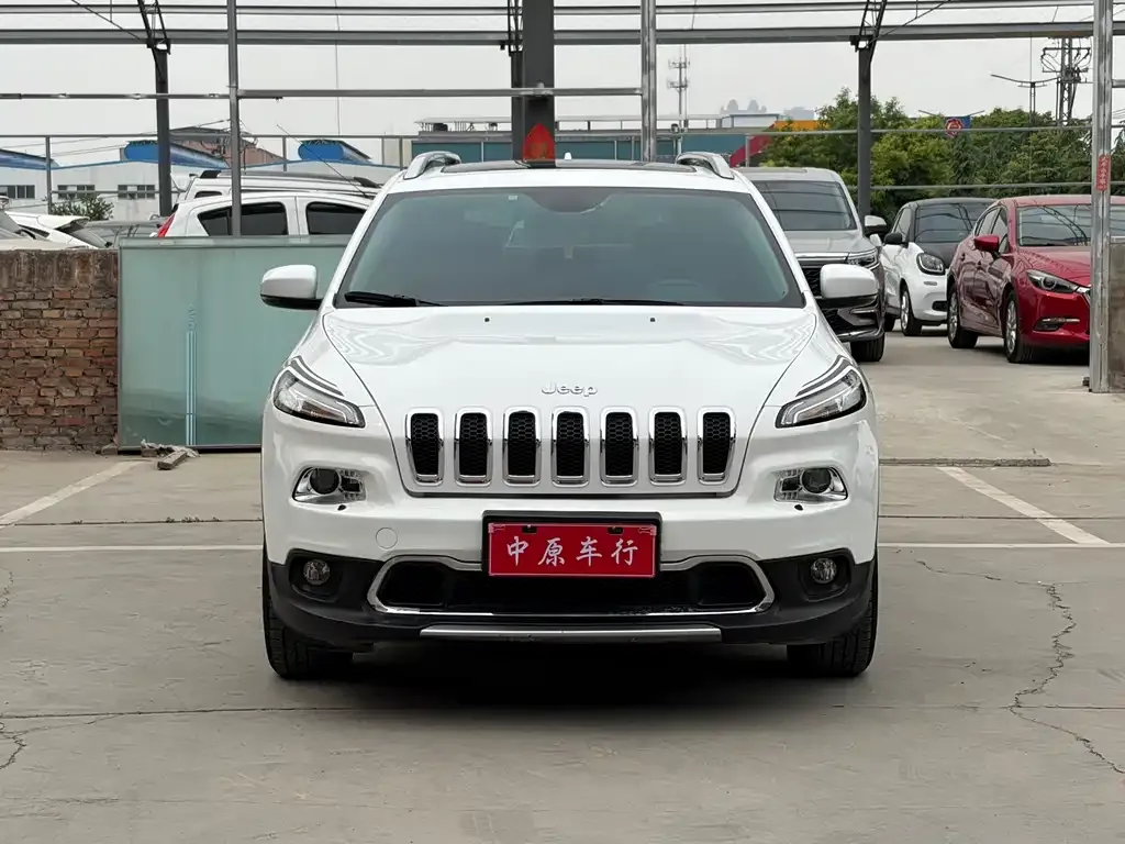 Jeep Cherokee — фото 2