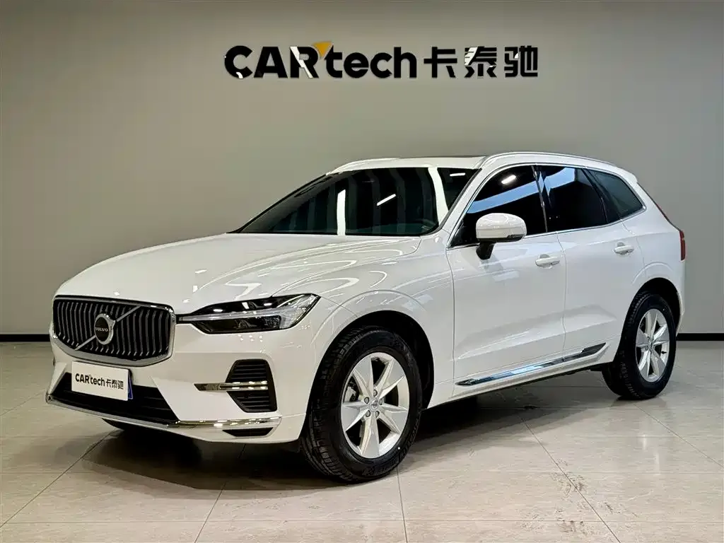 Volvo XC60 — фото 1