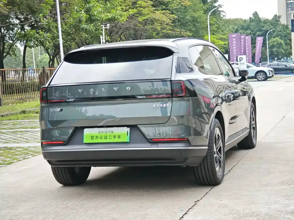 Volvo XC70 Plug-in Hybrid — фото 6