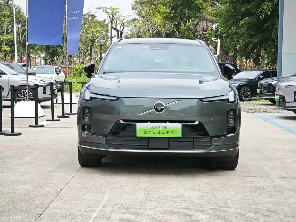 Volvo XC70 Plug-in Hybrid — фото 8