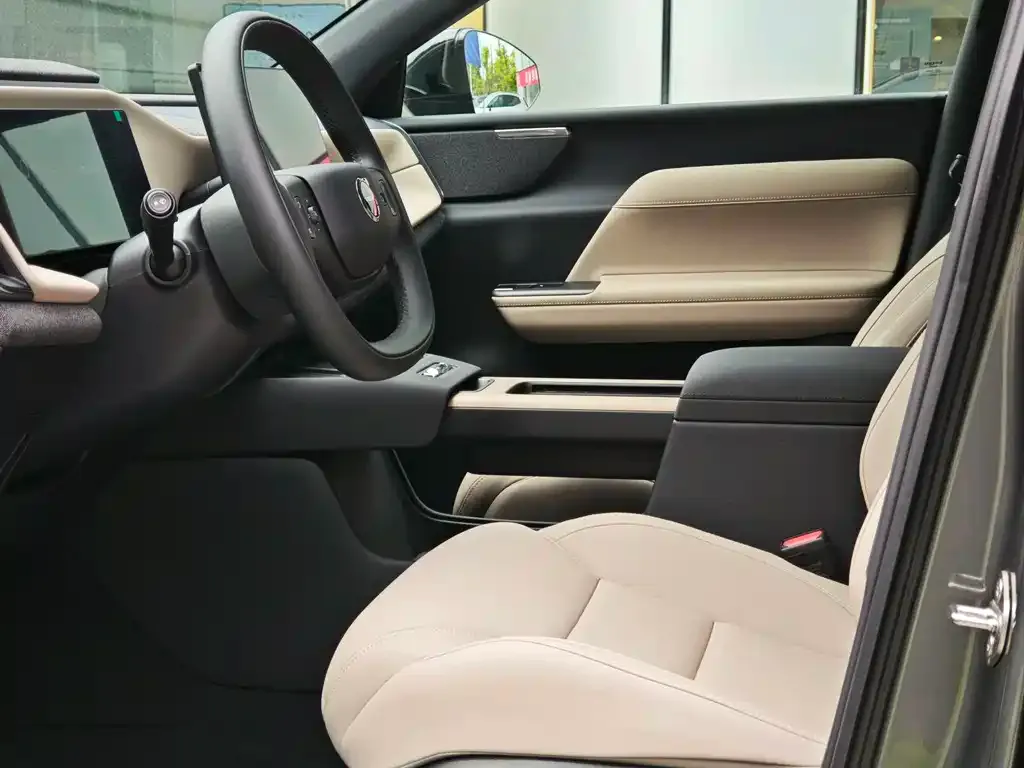 Volvo XC70 Plug-in Hybrid — фото 10