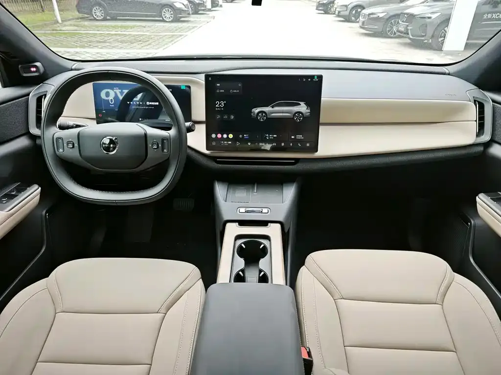 Volvo XC70 Plug-in Hybrid — фото 3