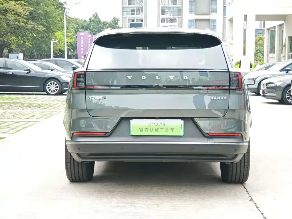 Volvo XC70 Plug-in Hybrid — фото 4