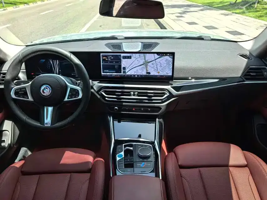 BMW i4 — фото 9