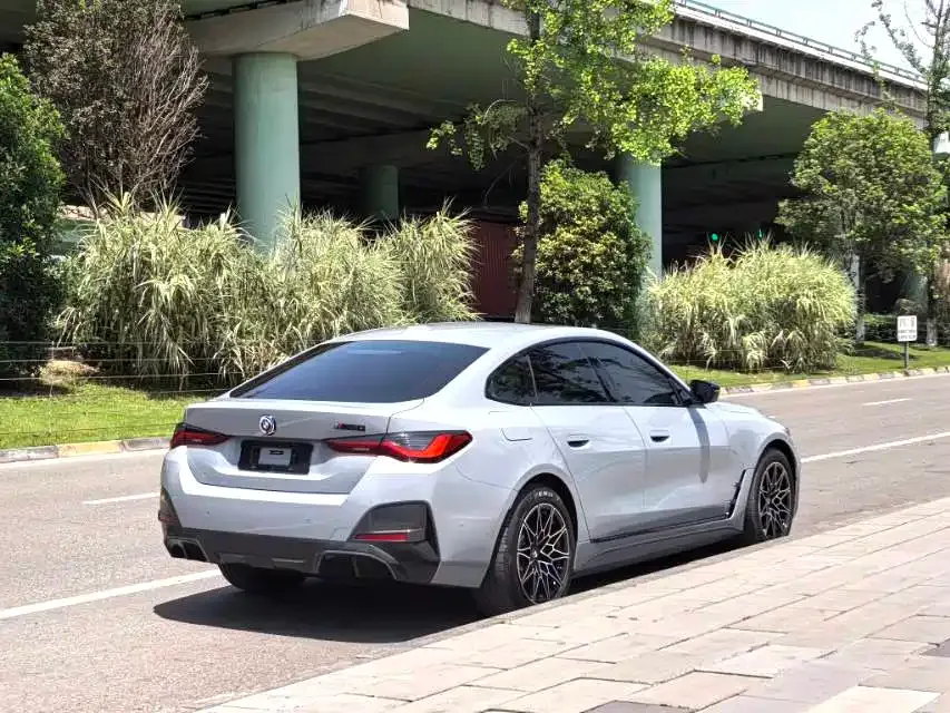 BMW i4 — фото 4