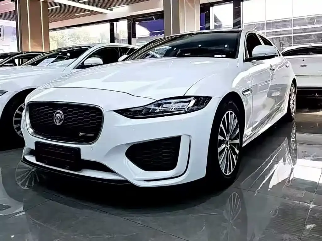 Jaguar XEL — фото 1