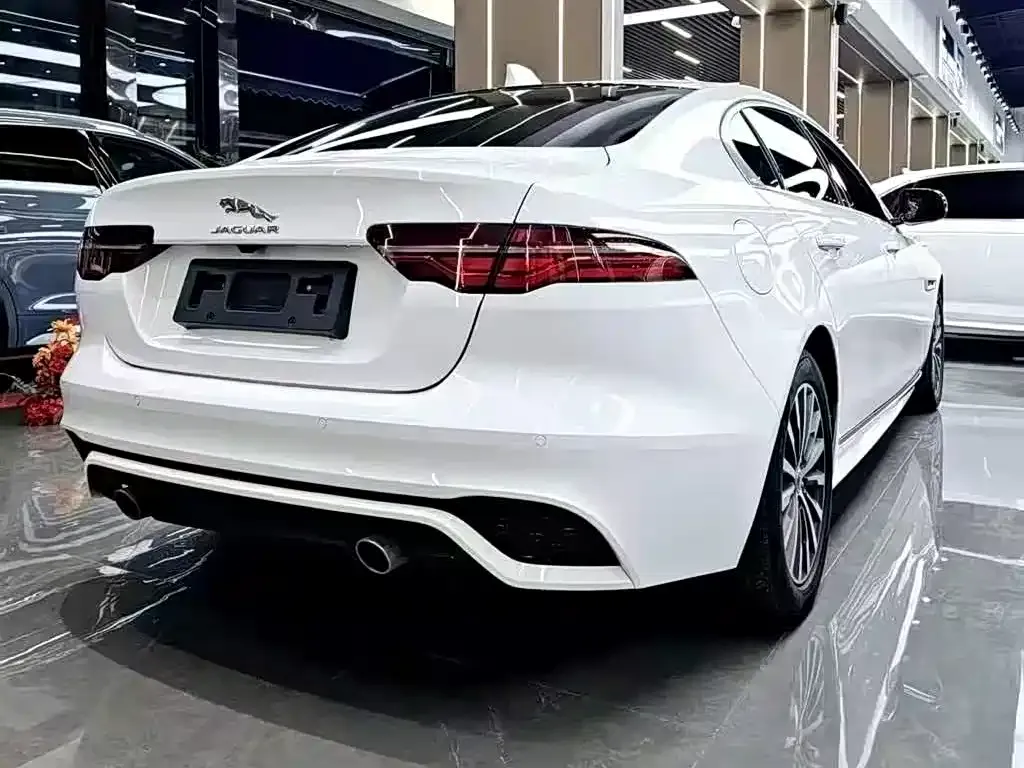 Jaguar XEL — фото 9
