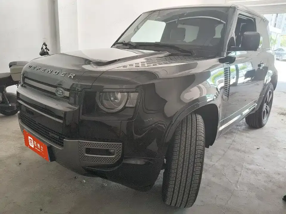 Land Rover Defender — фото 1