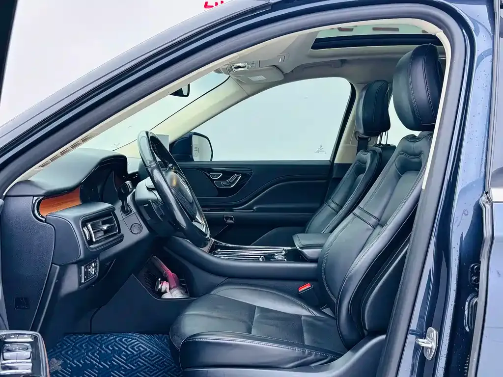 Lincoln Aviator — фото 10