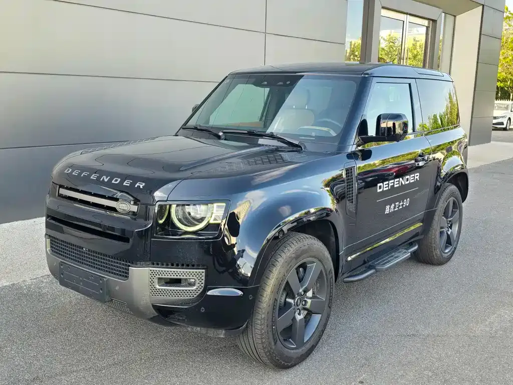 Land Rover Defender — фото 1