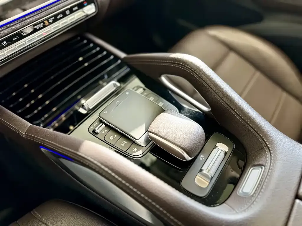 Mercedes-Benz GLS — фото 6