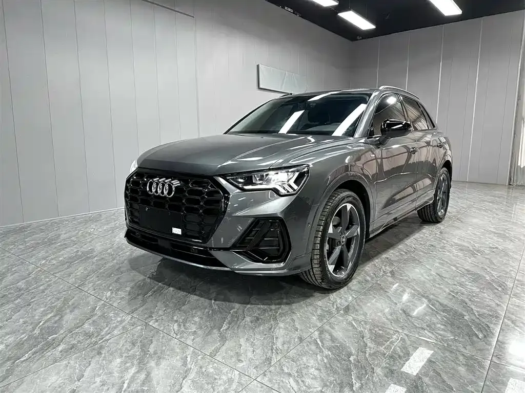 Audi Q3 — фото 1