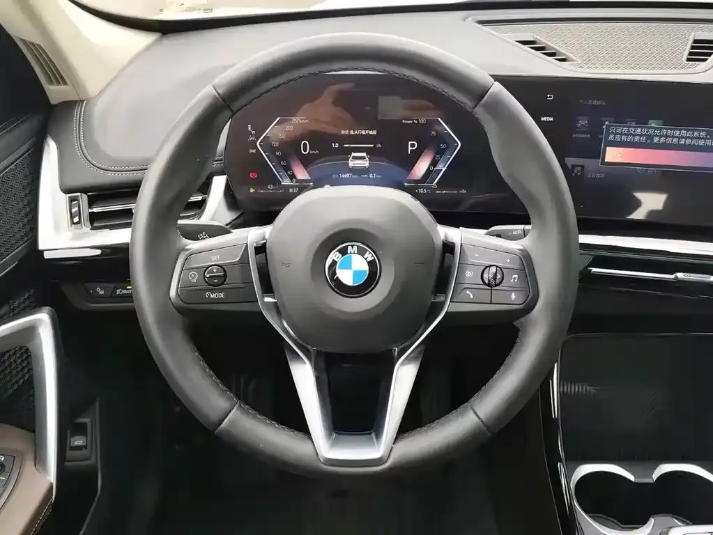 BMW X1 — фото 9