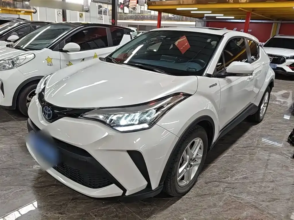 Toyota C-HR — фото 1