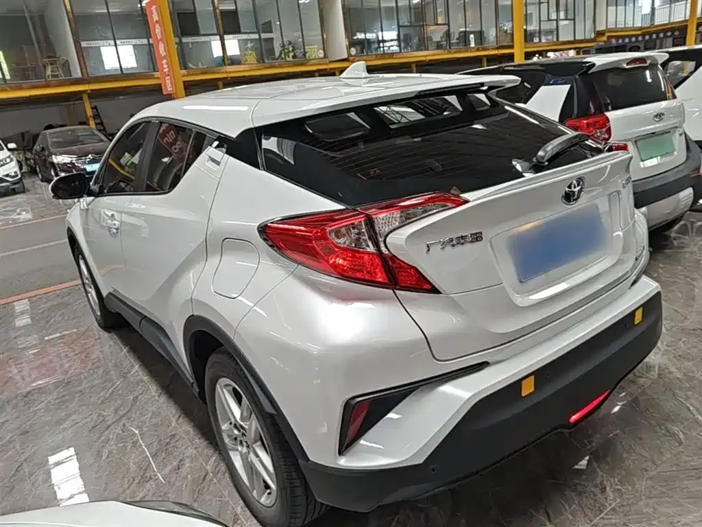 Toyota C-HR — фото 7