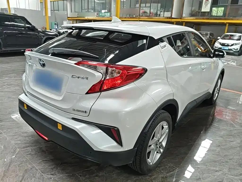 Toyota C-HR — фото 4