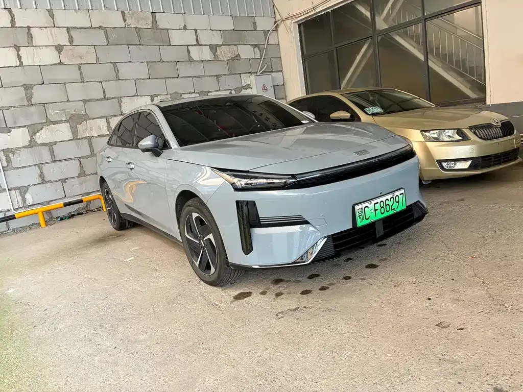 Geely Galaxy L6 — фото 10