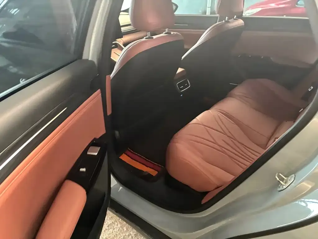 Geely Galaxy L6 — фото 3