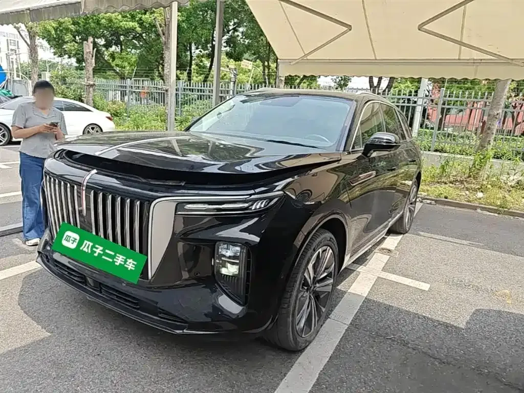 Hongqi E-HS9 — фото 1