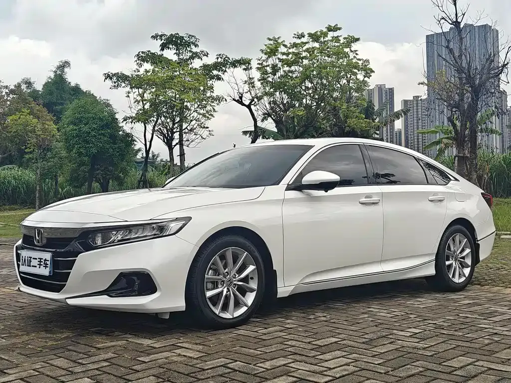 Honda Accord — фото 1