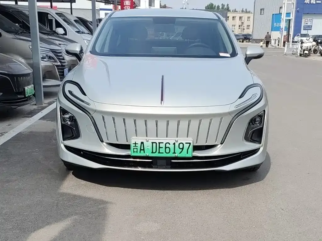 Hongqi E-QM5 — фото 4
