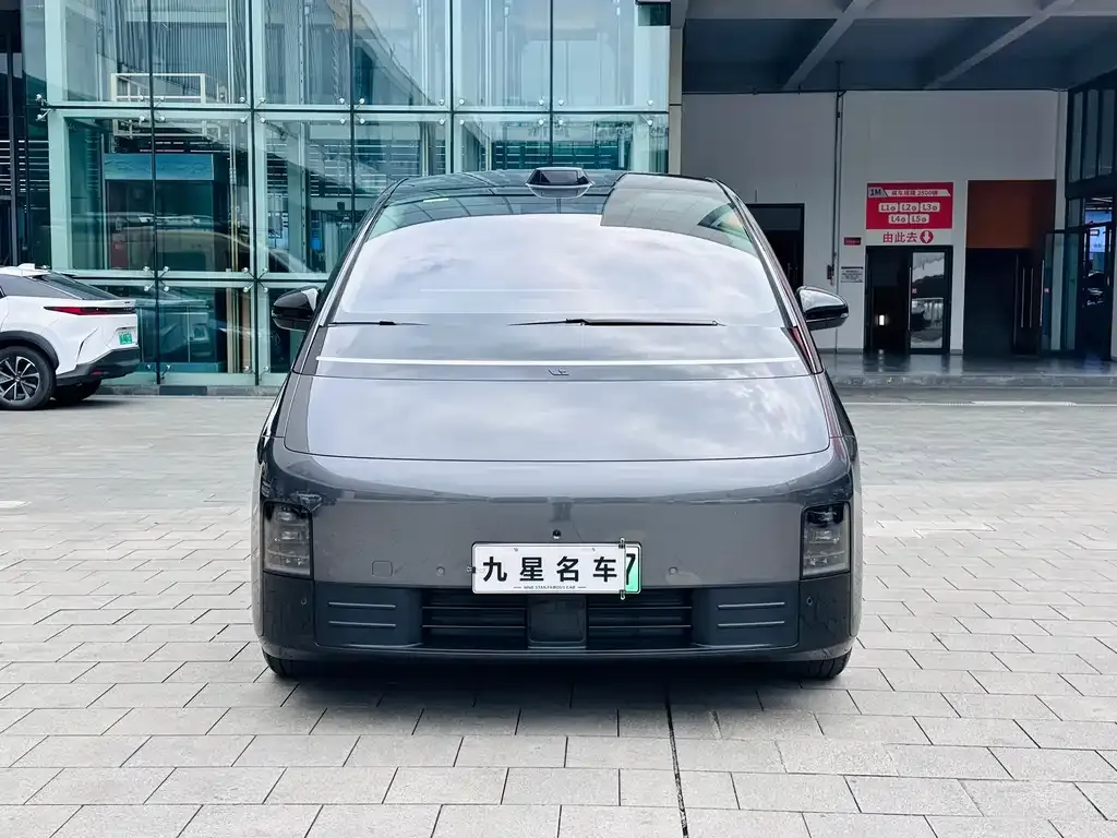 Li Auto MEGA — фото 9