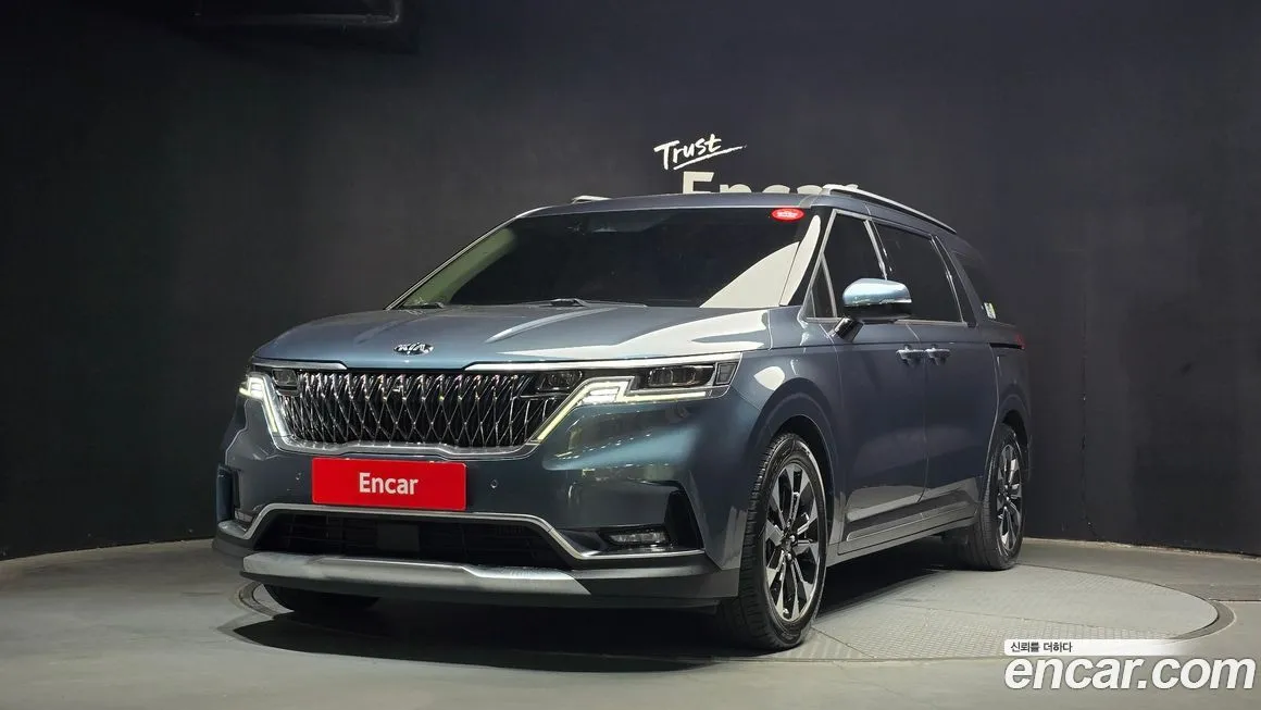 Kia Carnival — фото 1