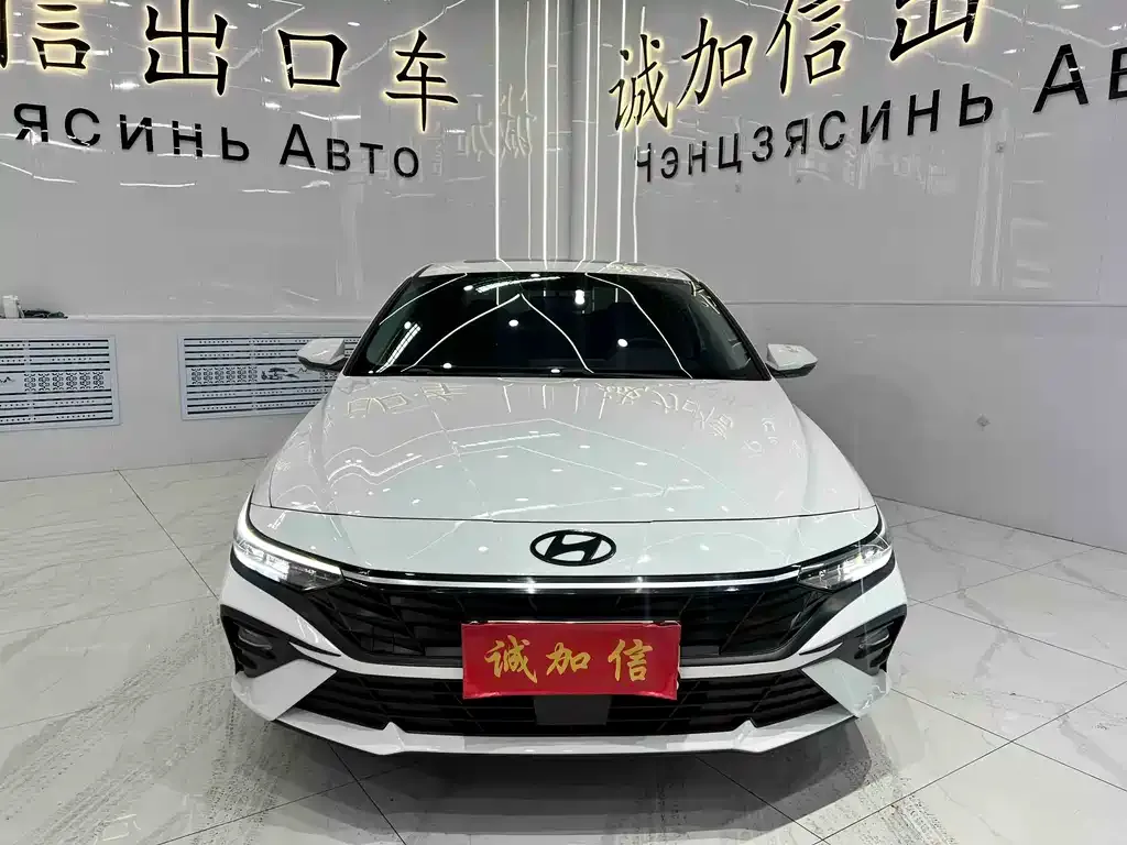 Hyundai Elantra — фото 8