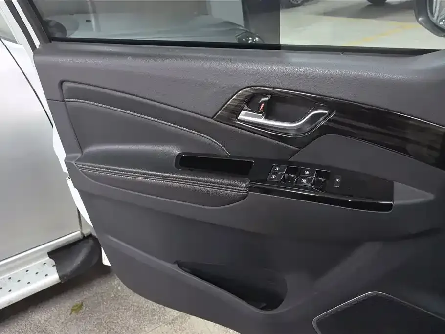 Isuzu Lingtuo — фото 10