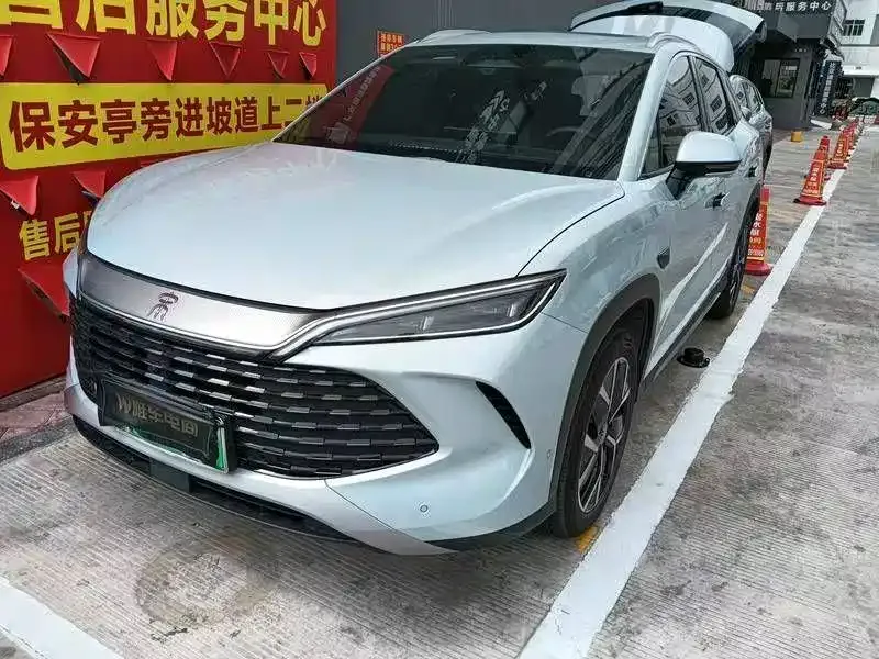 BYD L DM-i — фото 1