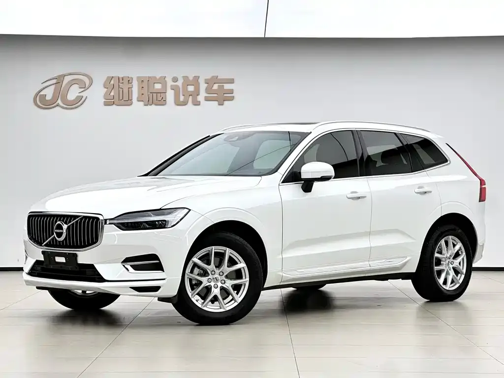 Volvo XC60 — фото 1
