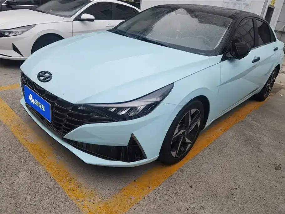 Hyundai Elantra — фото 1