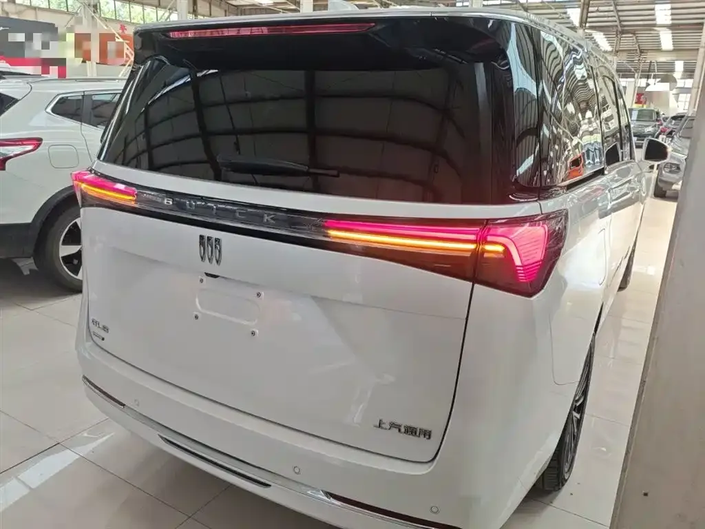 Buick GL8 Hybrid — фото 6