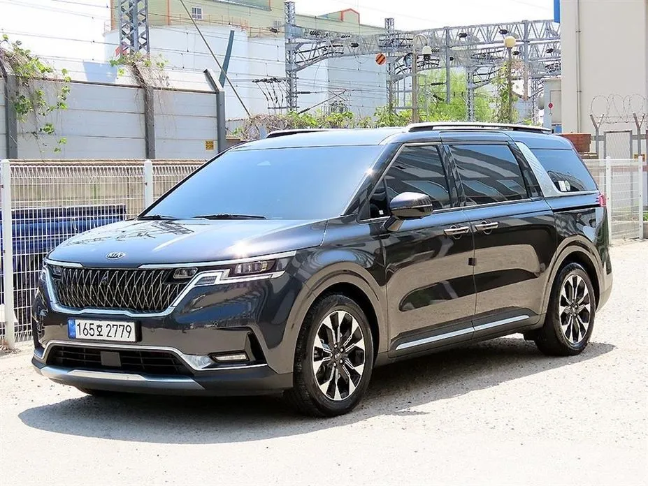 Kia Carnival — фото 1
