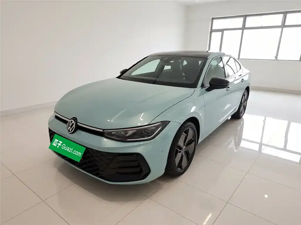 Volkswagen Passat — фото 1