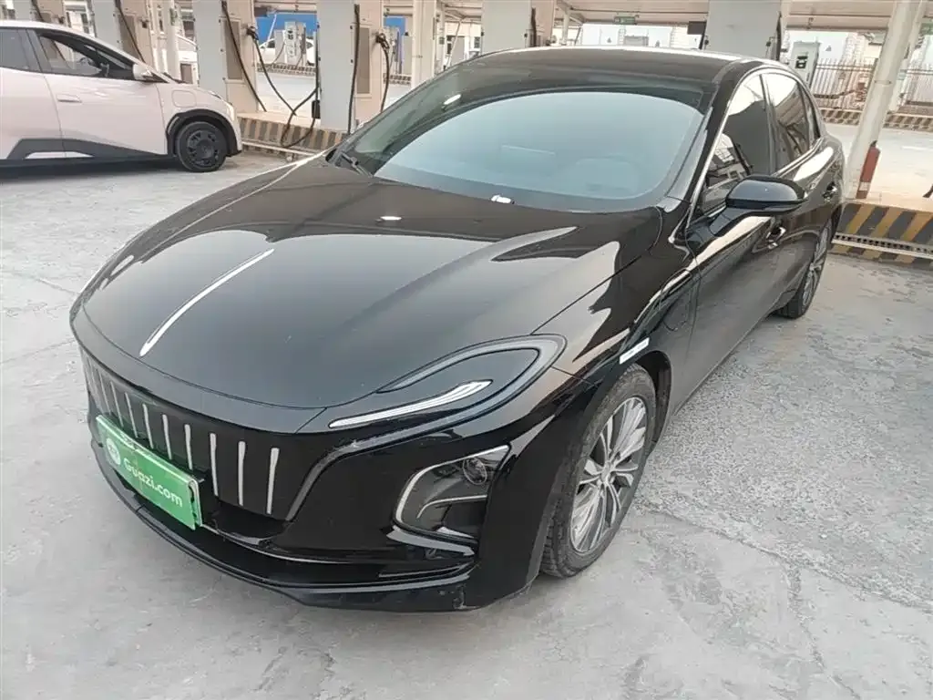 Hongqi E-QM5 — фото 1