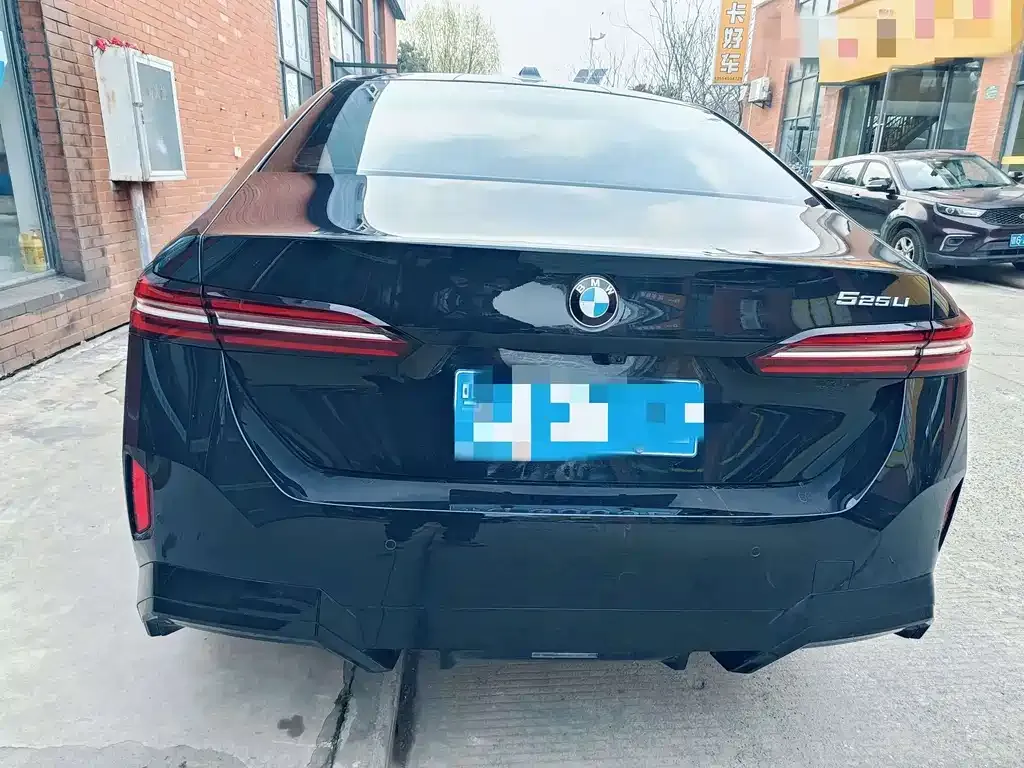 BMW 5 Series — фото 2
