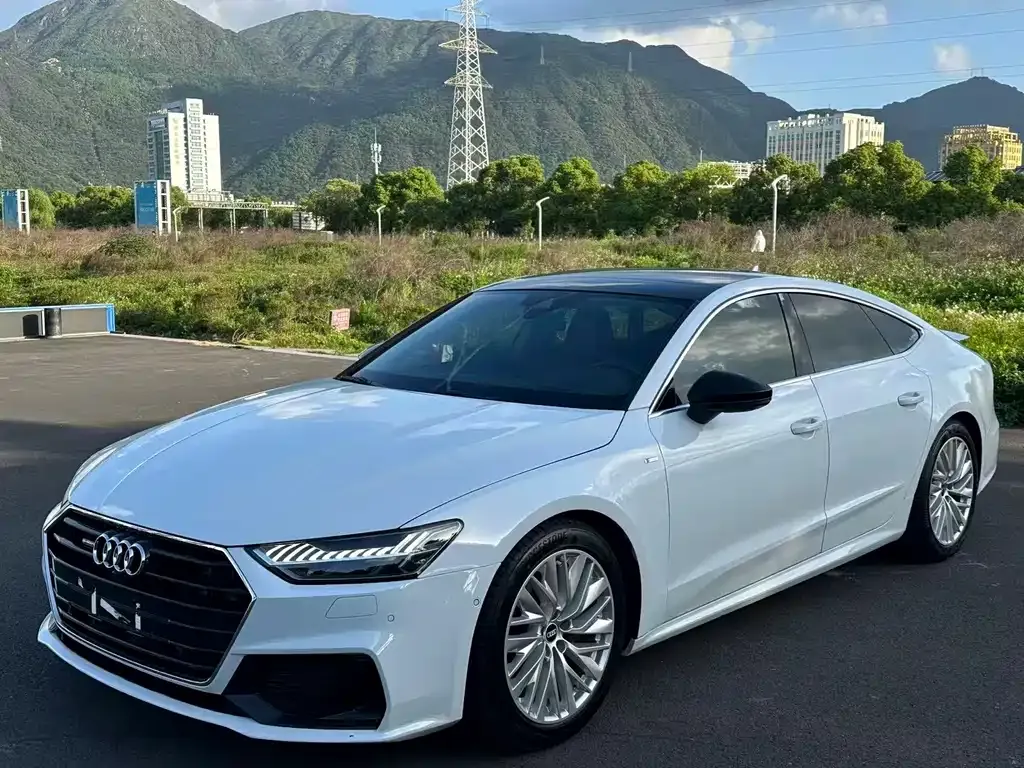 Audi A7 — фото 1