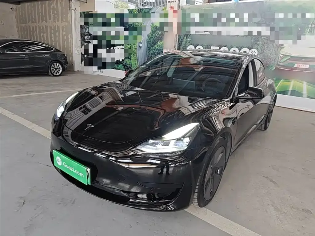 Tesla Model 3 — фото 1