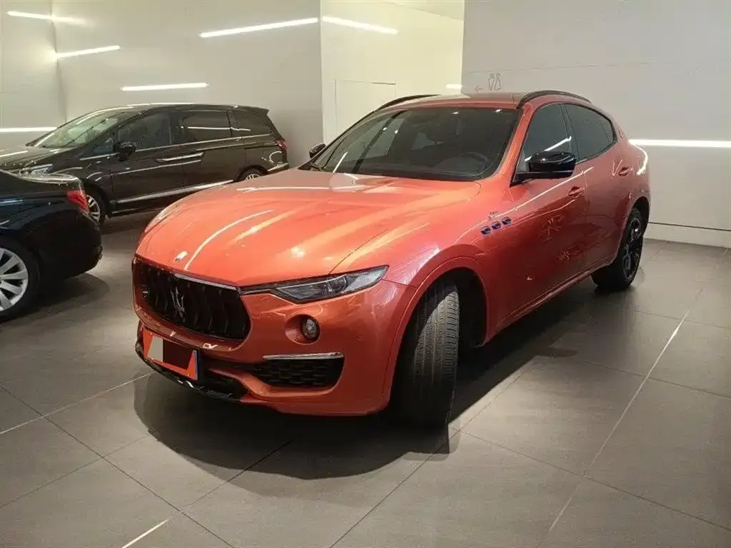 Maserati Levante — фото 1