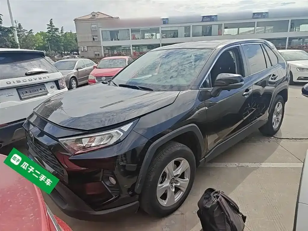 Toyota RAV4 — фото 9