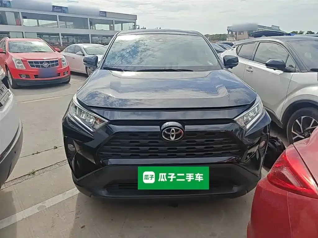 Toyota RAV4 — фото 5
