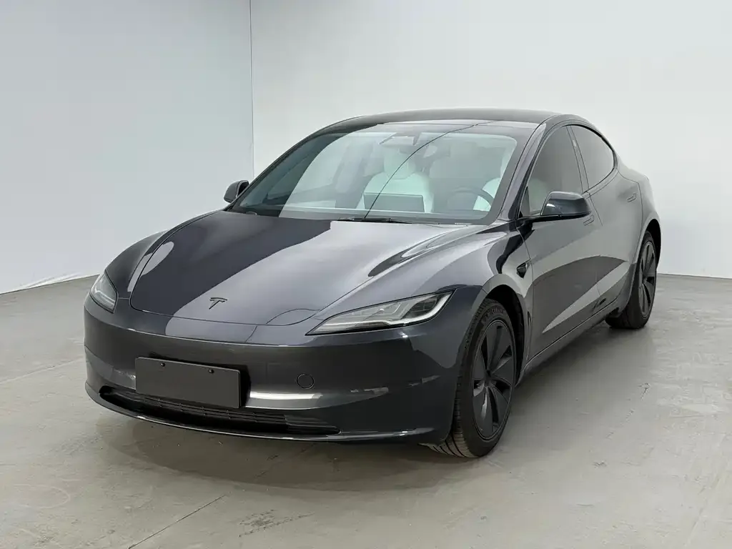 Tesla Model 3 — фото 1