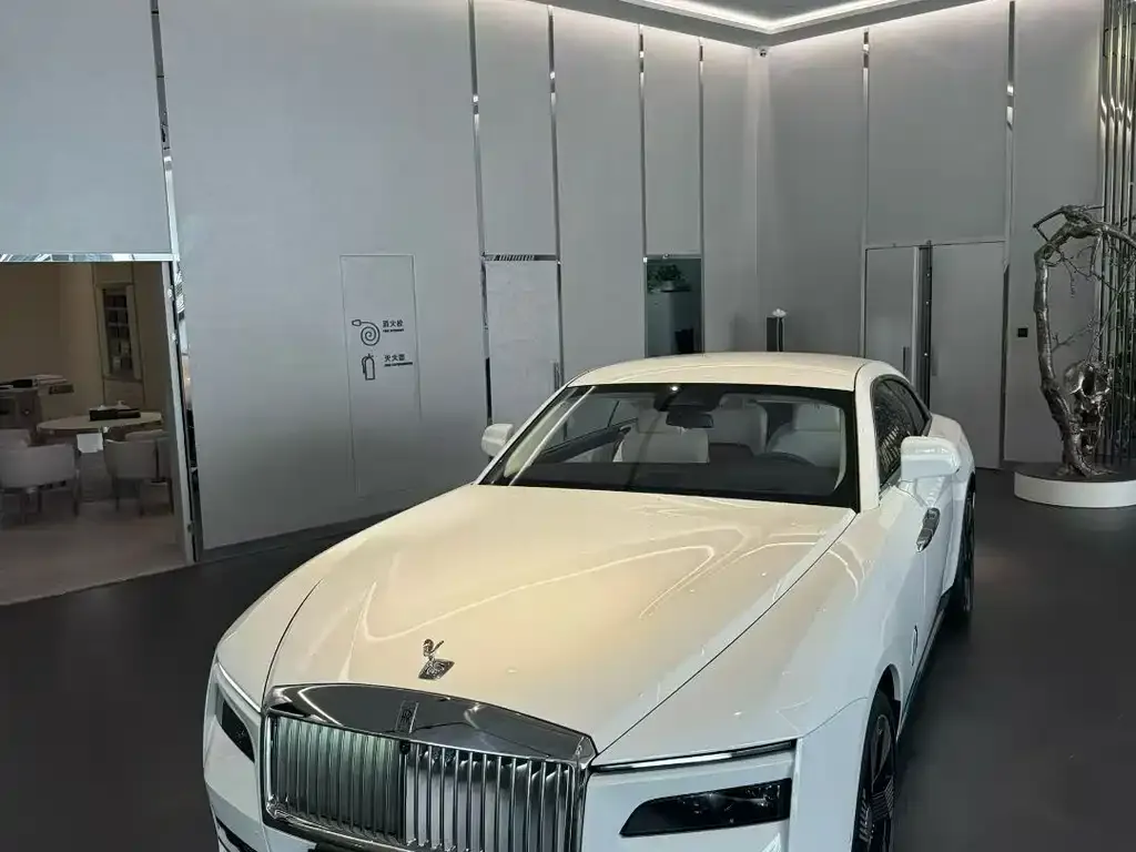 Rolls-Royce Phantom — фото 1