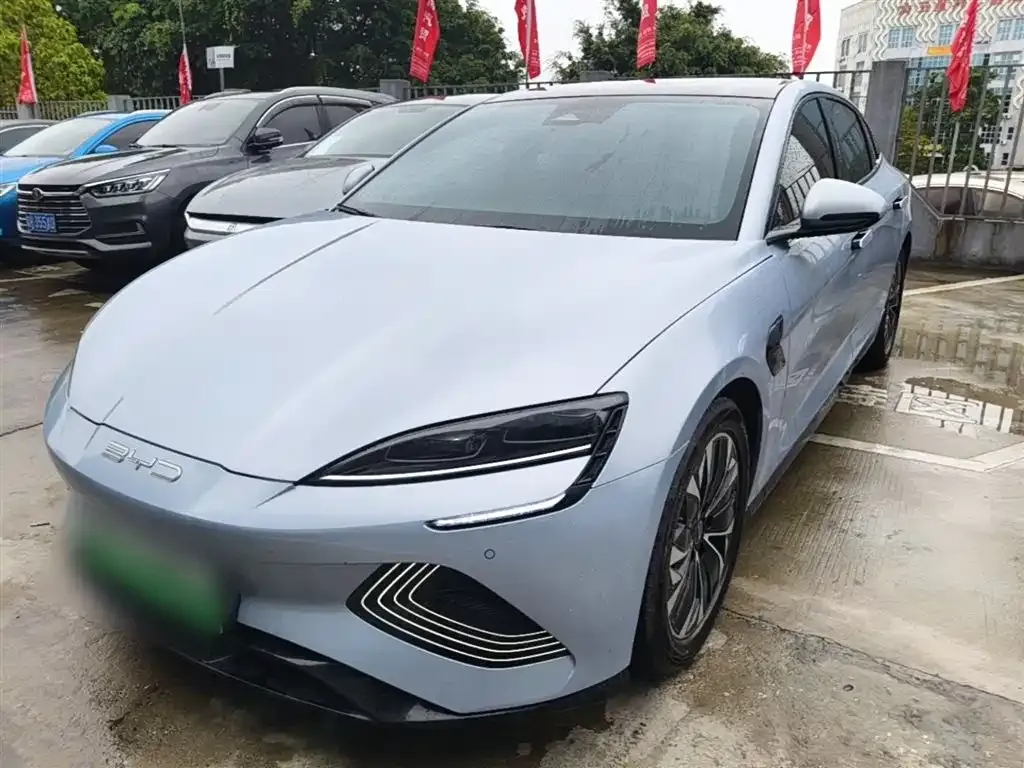 BYD Seal — фото 1