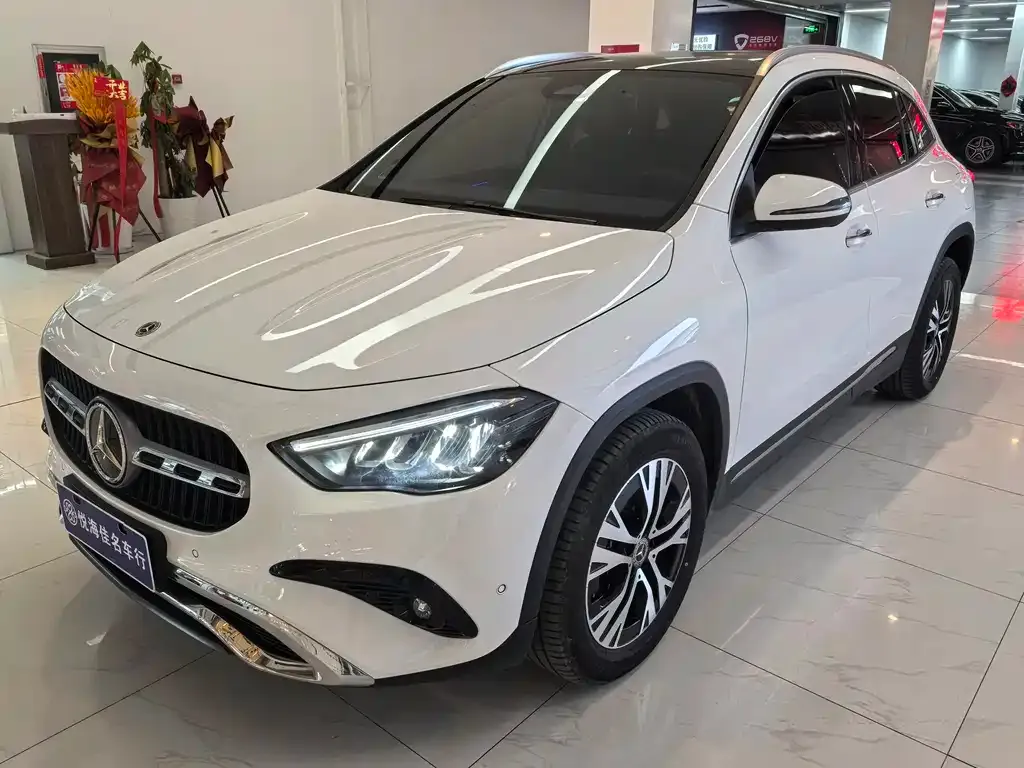 Mercedes-Benz GLA — фото 1